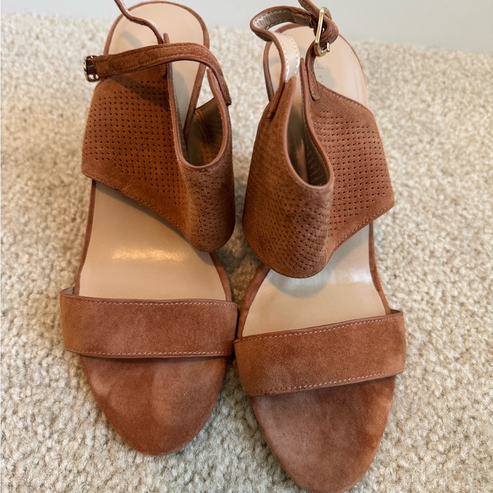 H by Halston tan wedge shoes